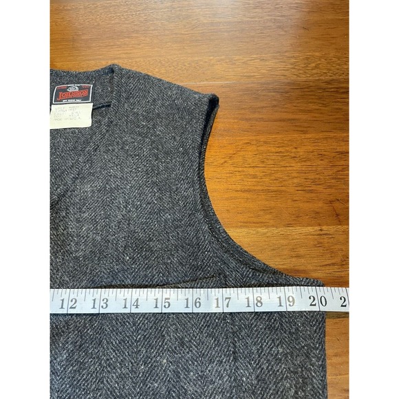 Small Johnson Woolen Mills gray herringbone four pocket vest - Picture 7 of 11